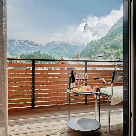Апартаменти Ascot Penthouse 160 M2 Matterhorn View *